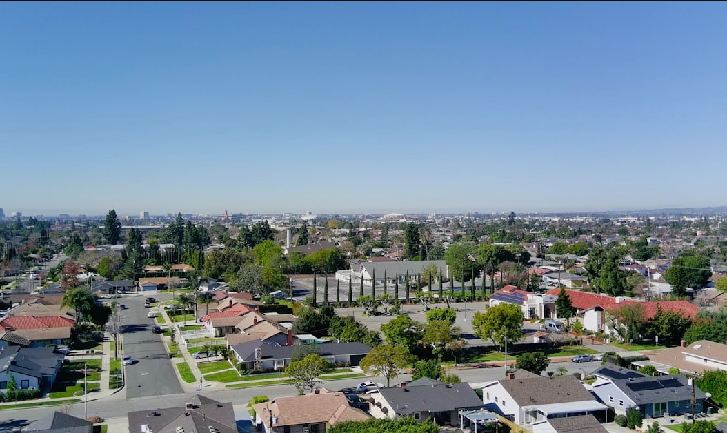 Washington, D.C. — Mortgage Rates Climb to 6.64% Amid Late-Summer Bond Market Volatility