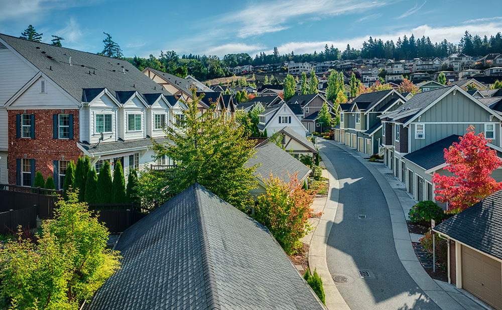 Mortgage Applications Fall as 30-Year Fixed Rates Dip to 6.53% Amid Market Slump
