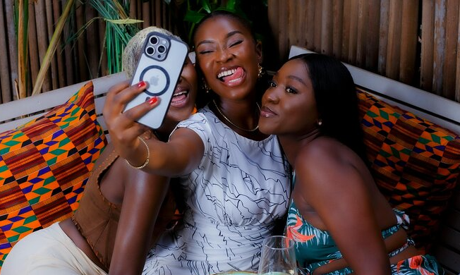 Defining Traits of Genuine Friendship and Mutual Support