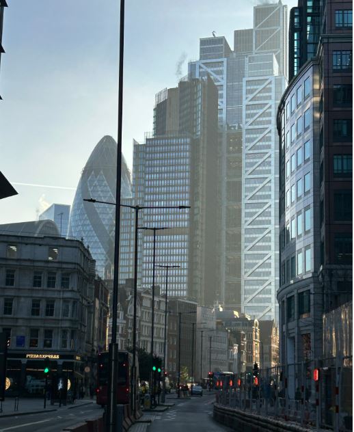UK Economy Rebounds with 0.6% Growth in Q2 2026, Surpassing Expert Forecasts