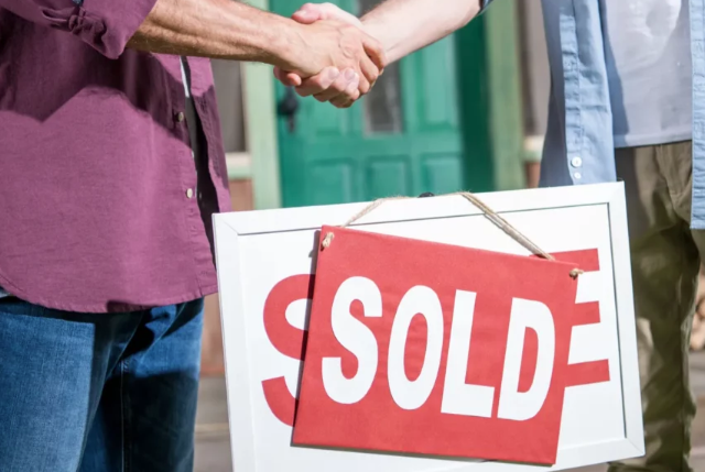 U.S. Housing Market Hits Inflection Point as Sellers Outnumber Buyers by 51 Percent