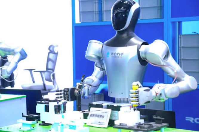 Chinese Humanoid Robot Maker Unitree Surges 600 Percent on Shanghai Debut