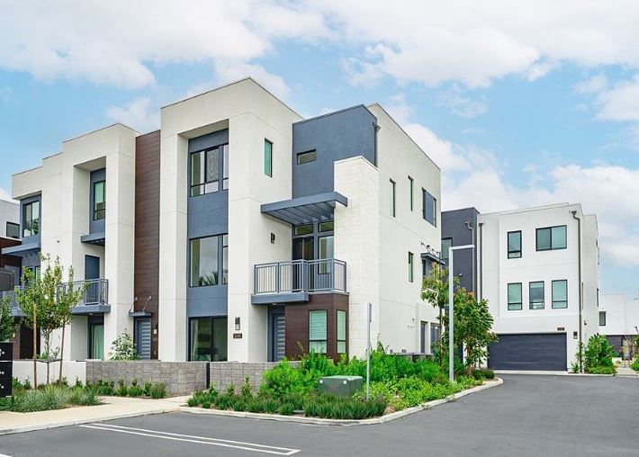 US Pending Home Sales Drop 2.3 Percent in July as Elevated Mortgage Rates Pinch Buyers